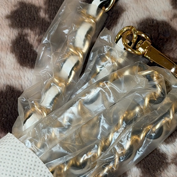 ALDO Ariyah Chain Detail Convertible
Shoulder bag - Picture 9 of 10